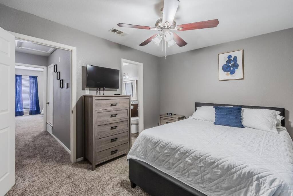 Cozy 2 Bedroom Apt 9Ml From Downtown Ft Worth フォートワース エクステリア 写真
