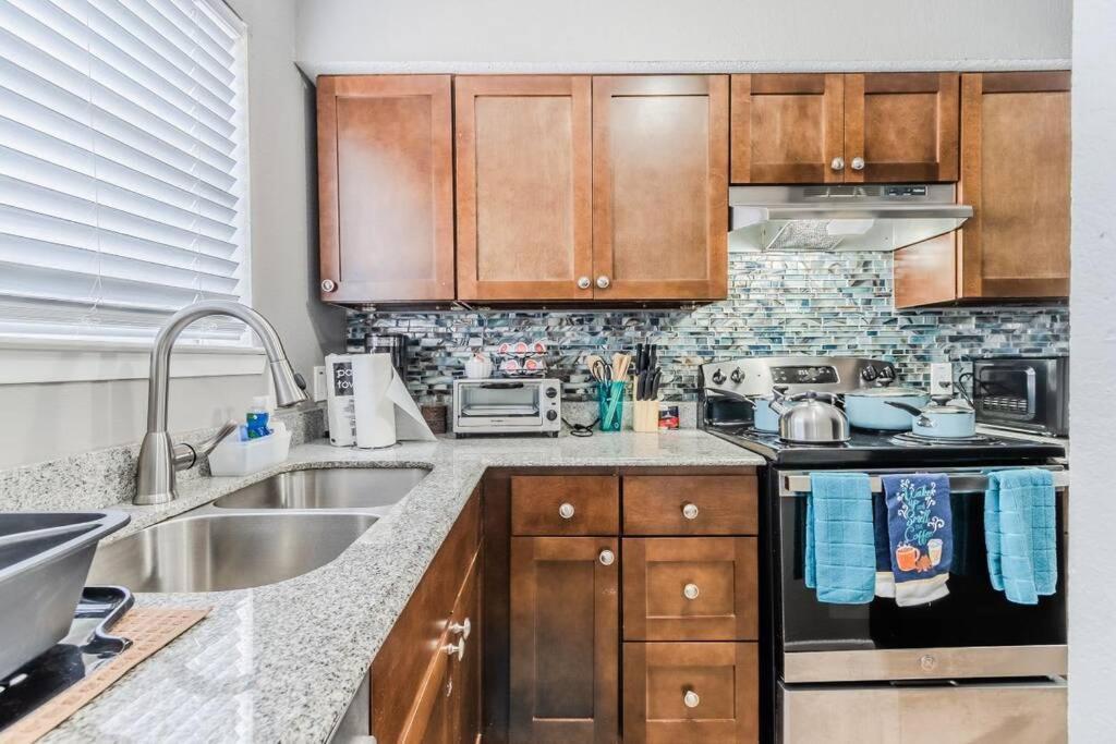 Cozy 2 Bedroom Apt 9Ml From Downtown Ft Worth フォートワース エクステリア 写真